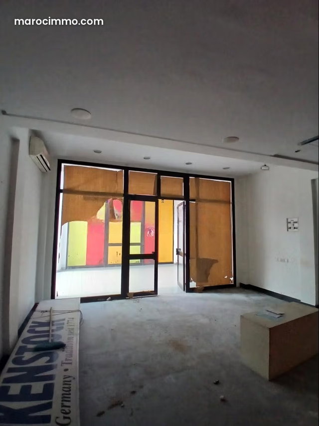 Abd Ben Kadour Roundabout Sports Store R1 50m2 for Rent — 2