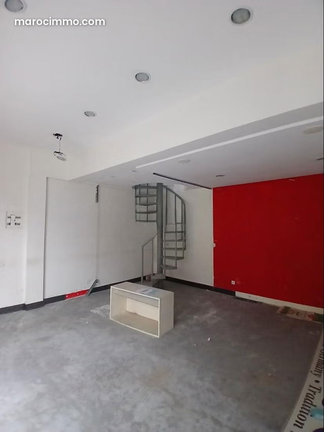 Abd Ben Kadour Roundabout Sports Store R1 50m2 for Rent — Casablanca