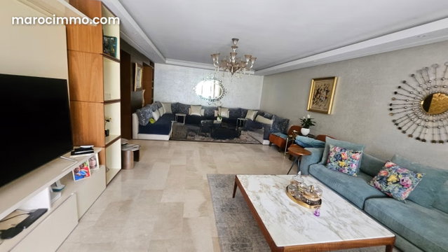 Appartement à l'achat à Ain Diab Extension. 3 chambres. Vue sur mer — 2