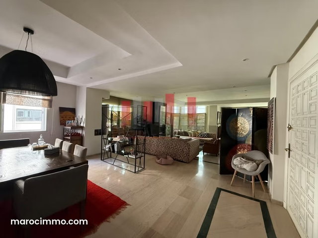 Très bel appartement en location à Racine. Surface totale 240 m². Meublé — 2
