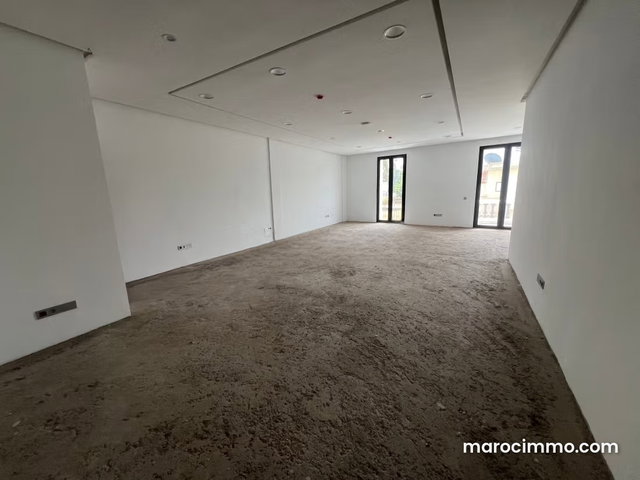 Bureaux en location neuf à Gauthier. Surface de 400 m². Porte blindée, sécurité — 4