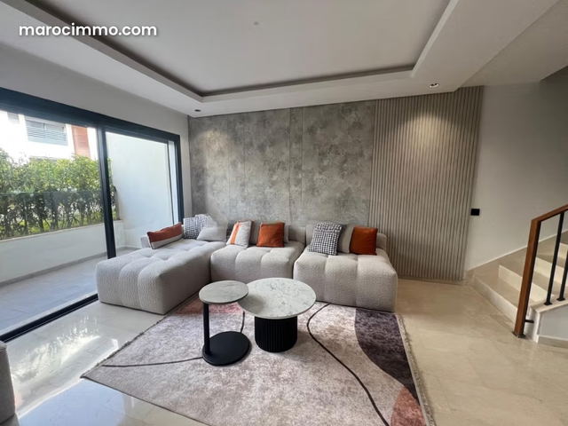 Duplex meublé à louer à On Hill — بوسكورة