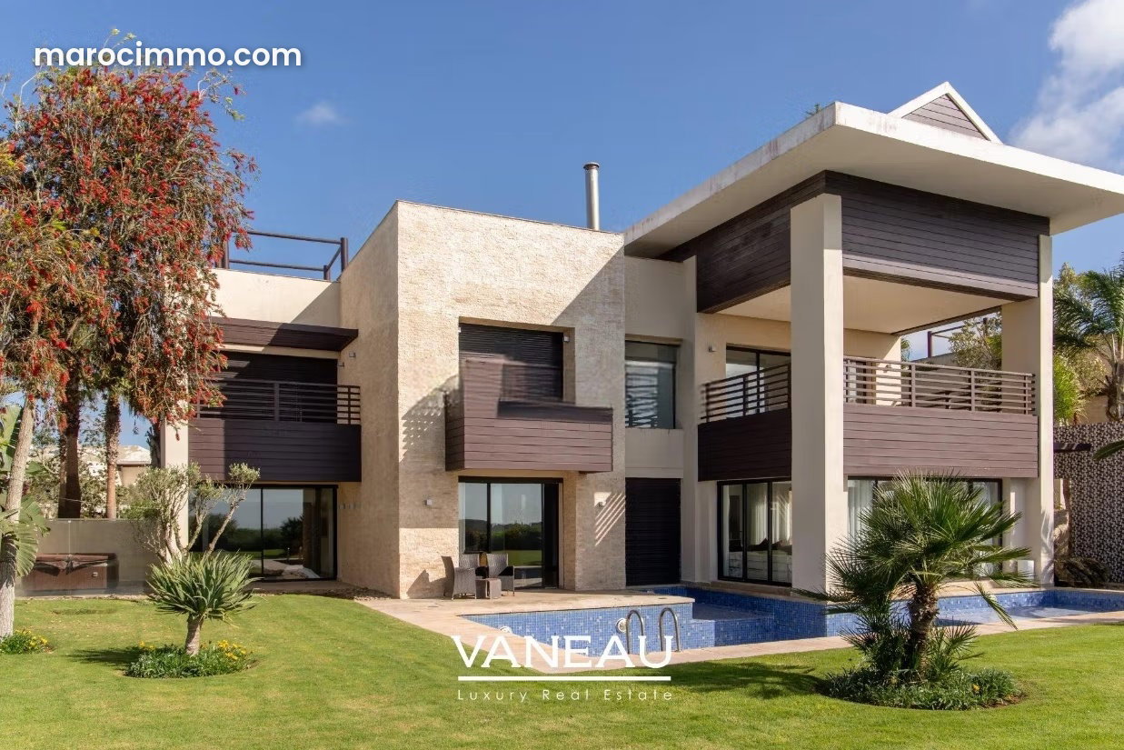 560 m² Villa with Pool and Garden, Al Qods, El Jadida — El Jadida