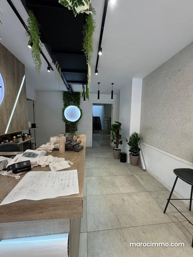 Local Commercial 150 M² Prime Californie — 5