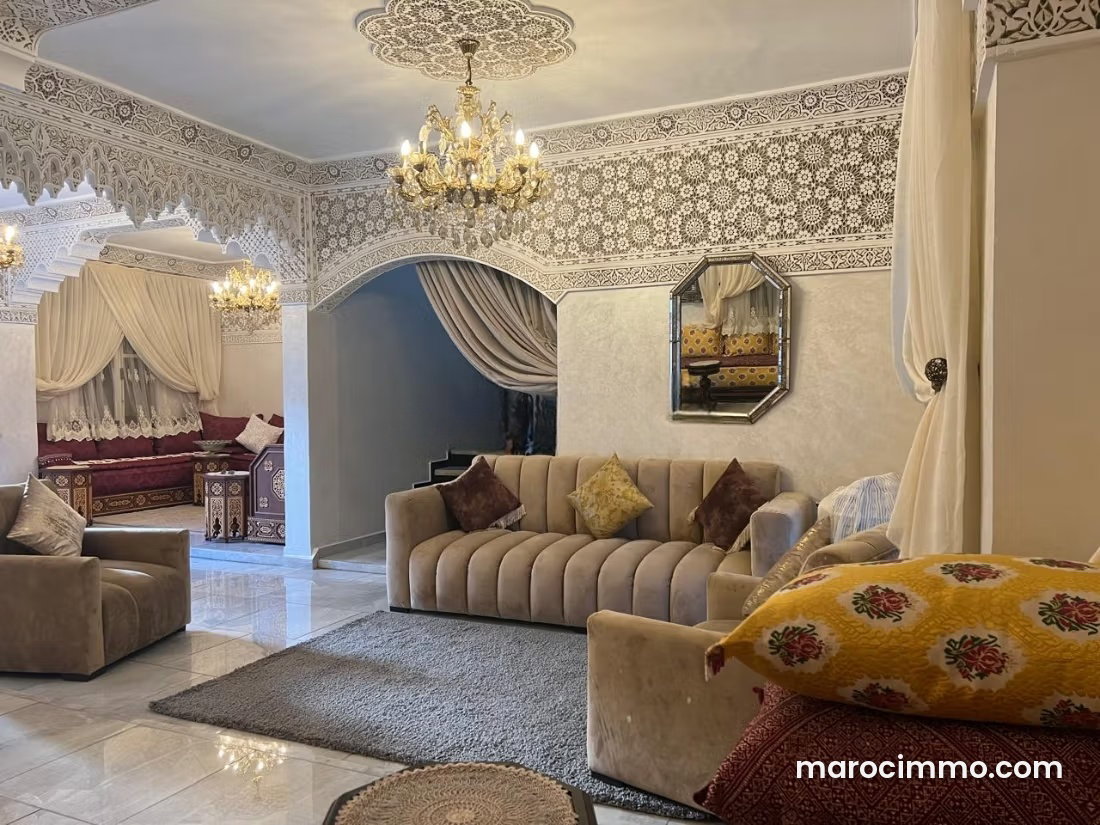 Villa 293 m², 4 chambres avec jardin, Quartier du Parc, Mohammedia — Mohammedia