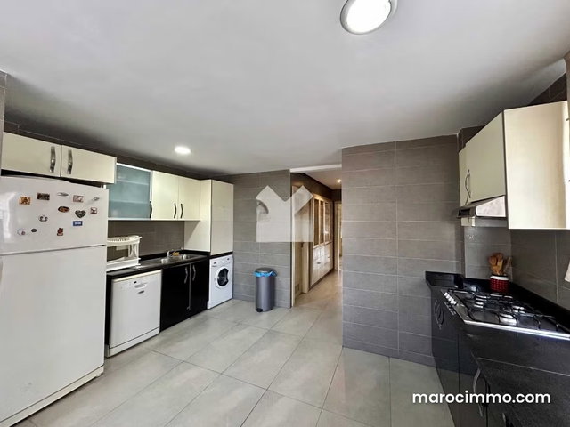 Appartement à Vendre de 162.0 m² à Casablanca, Maarif Extension — 4