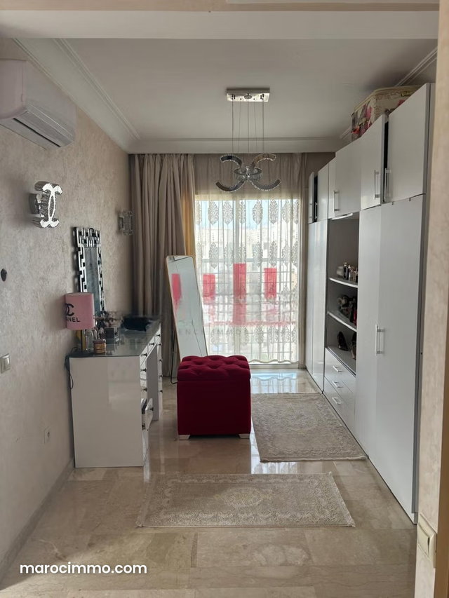 Appartement tres bien situe — 5