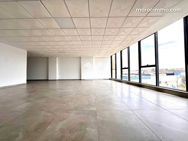 Bureau à Louer de 94.0 m² à Casablanca, Roches Noires — 2