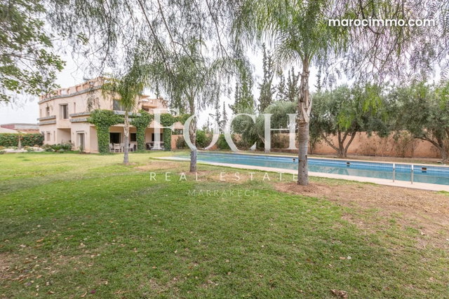Peaceful Haven with No Neighbors on 2700m2 — 2