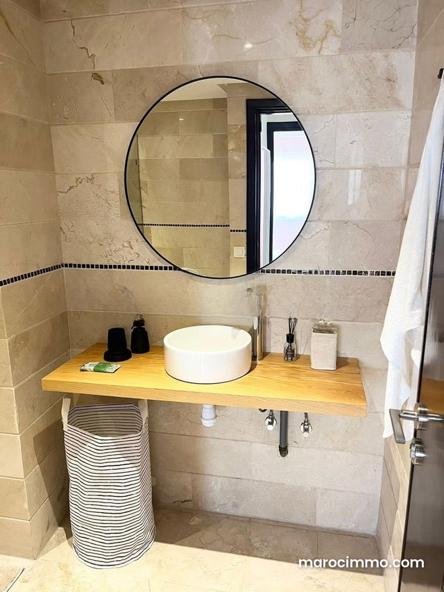 Rent an apartment in West Bourgogne. 2 large rooms. Fully furnished. — 3