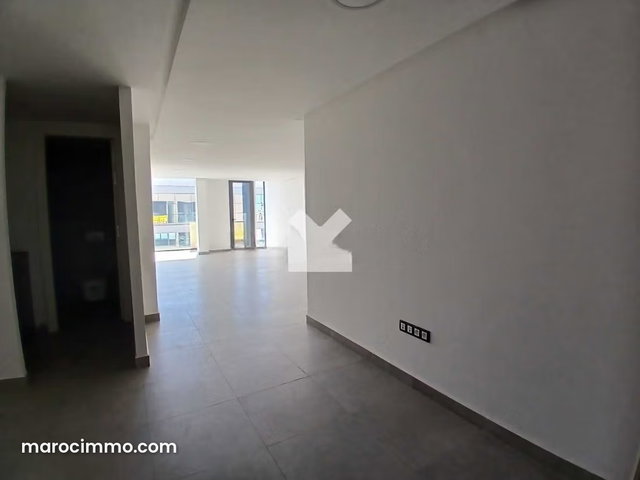 Bureau à Louer de 60.0 m² à Casablanca, Oulfa — 2