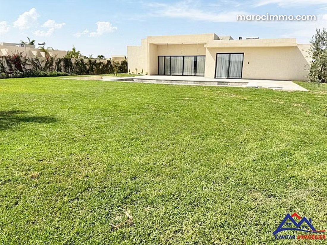 Villa contemporaine 2000 m² avec piscine, Route de Ouarzazate — Marrakech