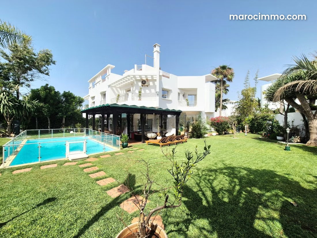540 m² Villa with Pool and Garden, Aïn Diab, Casablanca — Casablanca