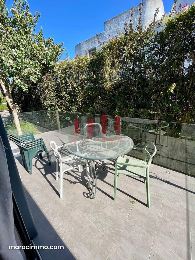 Villa professionnelle de 500 m de surface utile en plein quartier CIL a la location — 3
