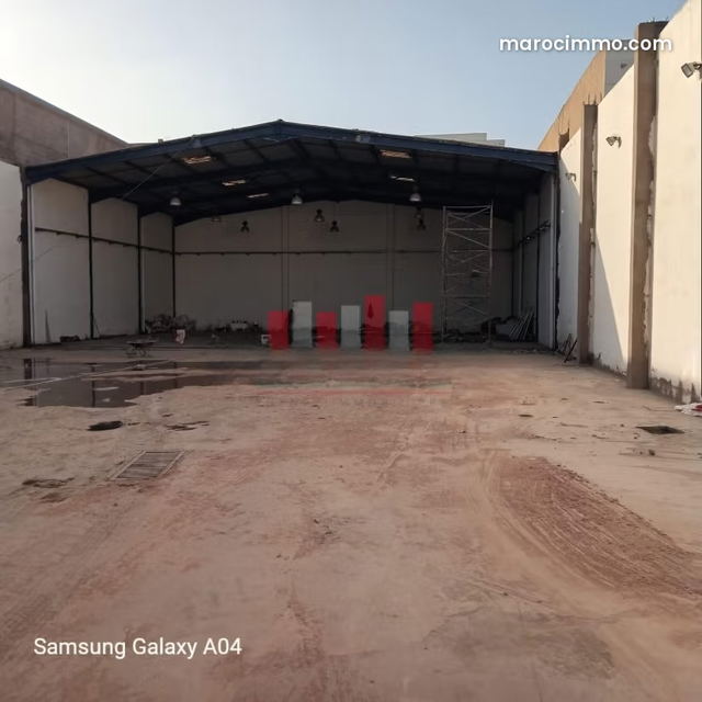 Hangar industriel de 1.000 m de surface couverte a la location zone industrielle sapino — الدار البيضاء