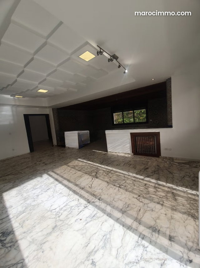 Villa à louer à Cil — 3