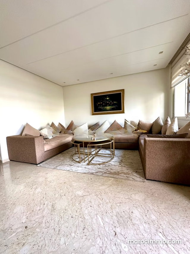 Appartment meublé avec terrasse — 2