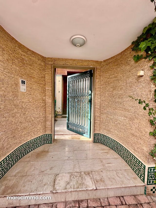 À Vendre Magnifique Villa á Marrakech proche Hivernage — 2