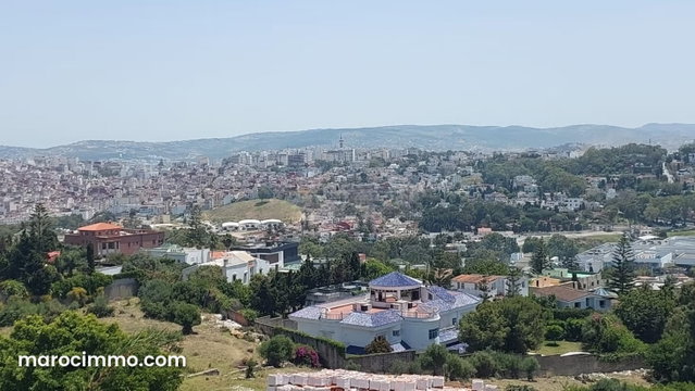 Belle Villa avec Piscine à vendre à Jbel Kbir — 3