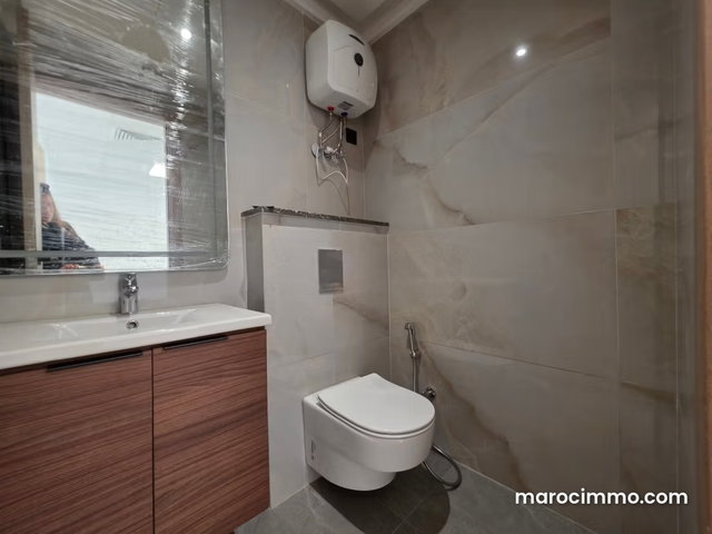 Beau plateau de bureau neuf à Sidi Maarouf — 4