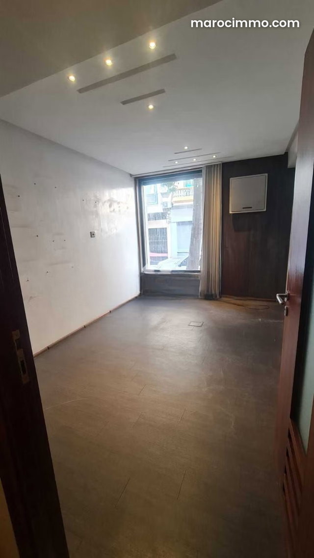 Local commercial à Vendre de 255.0 m² à Casablanca, Hopitaux — 5