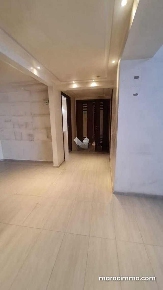 Local commercial à Vendre de 255.0 m² à Casablanca, Hopitaux — 2