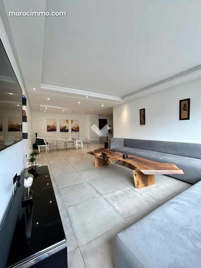 Appartement à Louer de 165.0 m² à Casablanca, Maarif — Casablanca