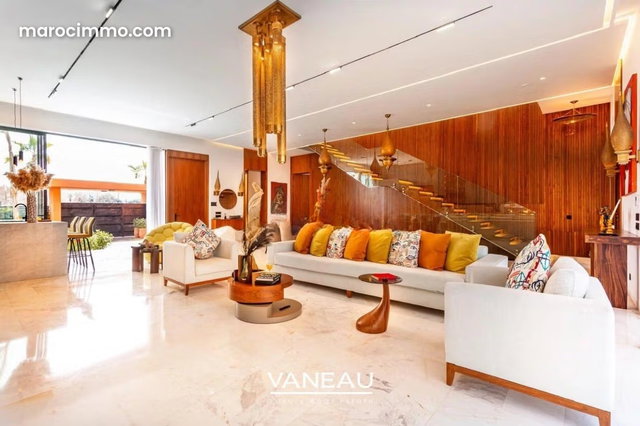Luxurious Contemporary Villa 10 Minutes from City Center — 5
