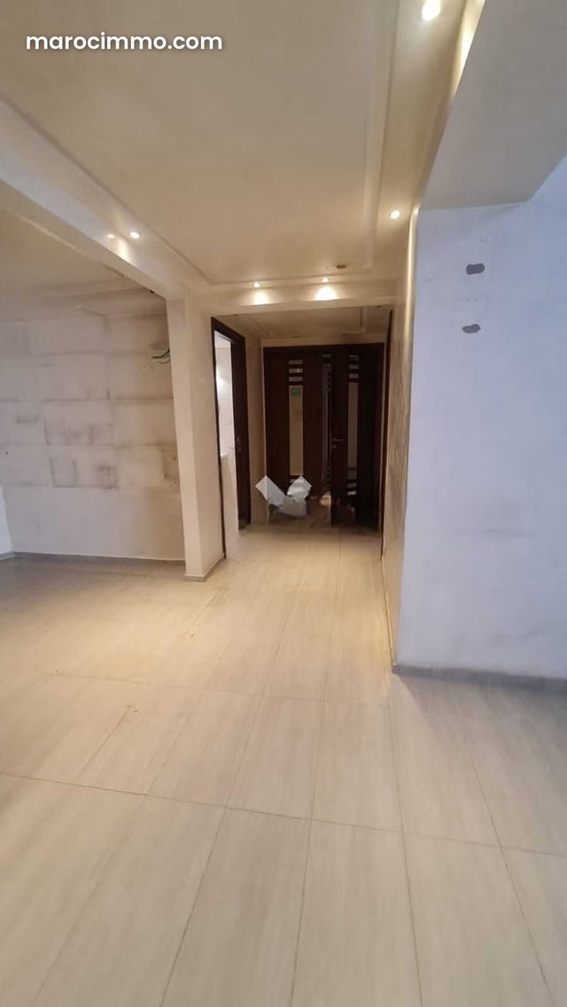 Local commercial à Louer de 295.0 m² à Casablanca, Hopitaux — 5