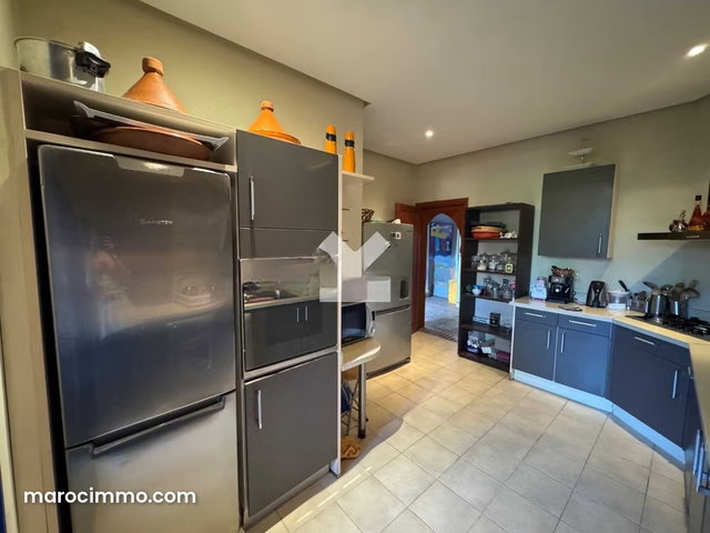 Villa à Vendre de 510.0 m² à Marrakech, Riad Essalam — 2