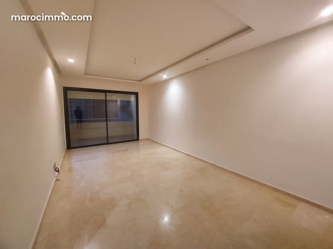 Appartement 5 pièces avec terrasse, Hay Riyad, Rabat — Rabat