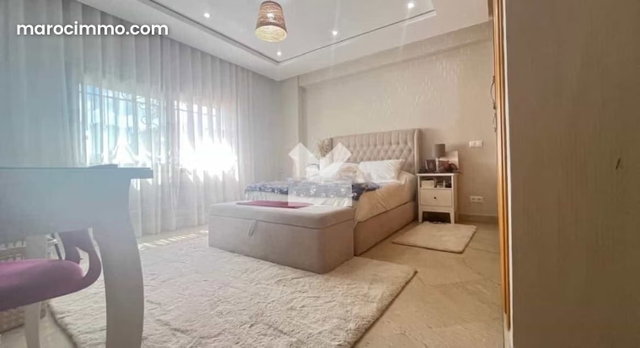 Villa à Vendre de 342.0 m² à Casablanca, Oulfa — 2