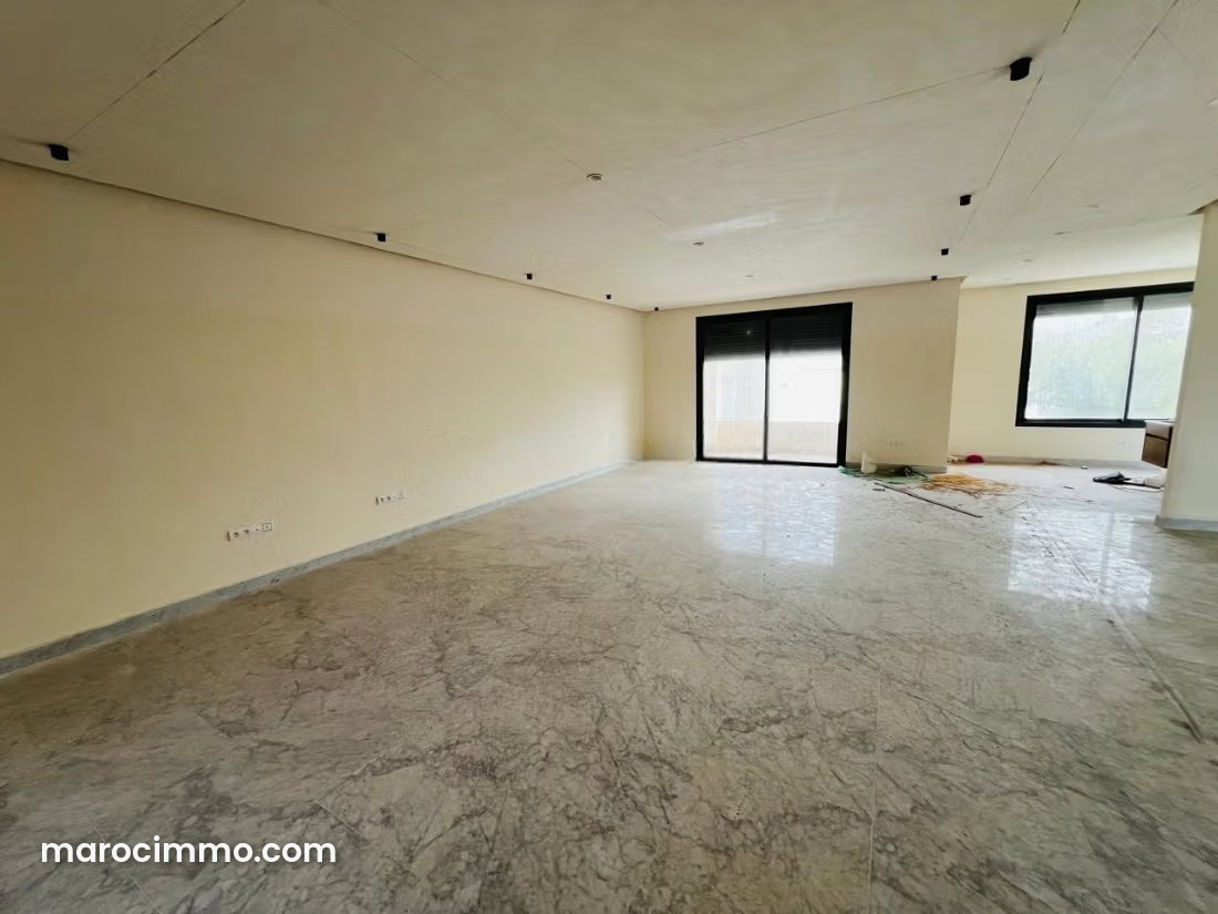 450 m² Office Over 3 Levels, Hay Riad, Rabat — Rabat