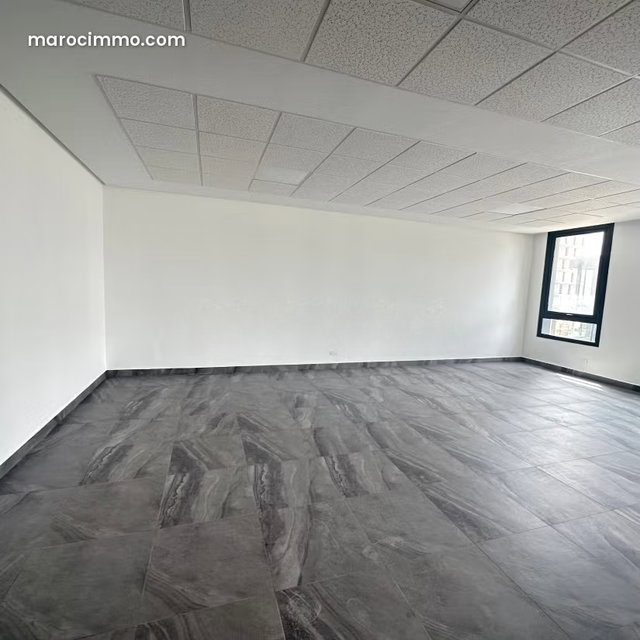 Location de bureau à Casablanca Finance City. Surface totale 73 m². Places de stationnement et jardin — 2
