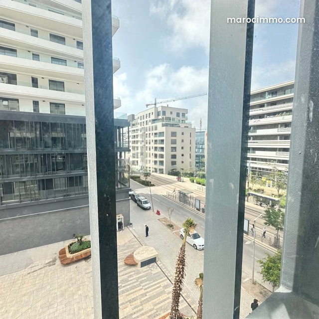 Location de bureau à Casablanca Finance City. Surface totale 73 m². Places de stationnement et jardin — 5