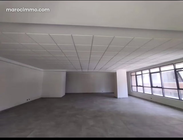 Office in a Strategic Location — 2