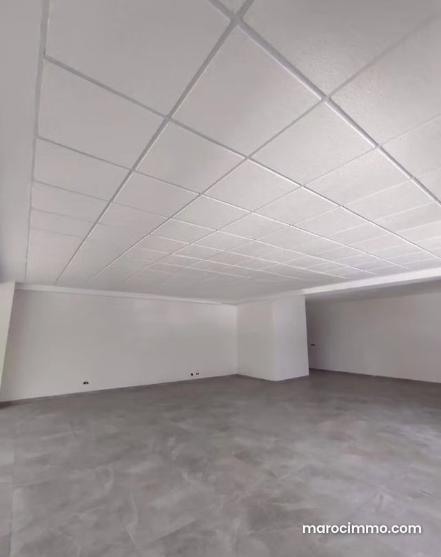 Office in a Strategic Location — 3