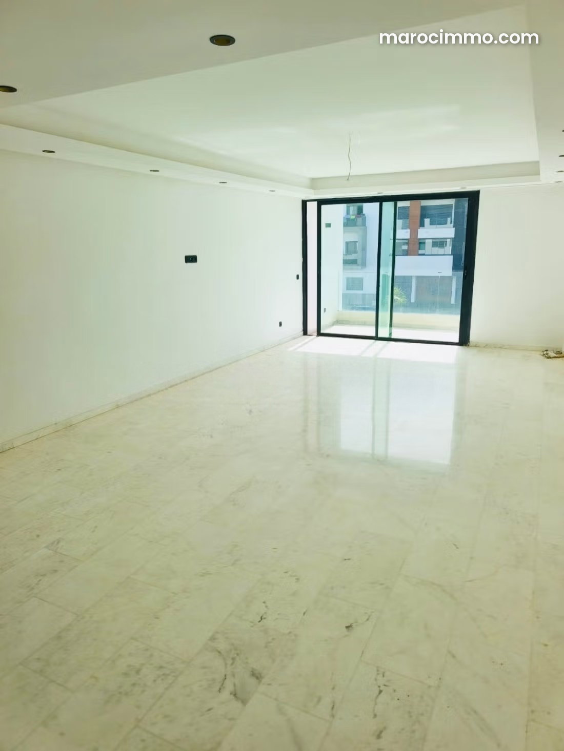 130 sqm Apartment with Terrace and Swimming Pool, Souissi, Rabat — Rabat