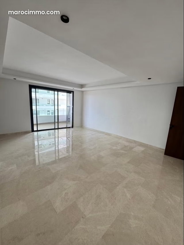 À saisir CFC. Superbe appartement au 11ᵉ étage avec vue dégagée — 4