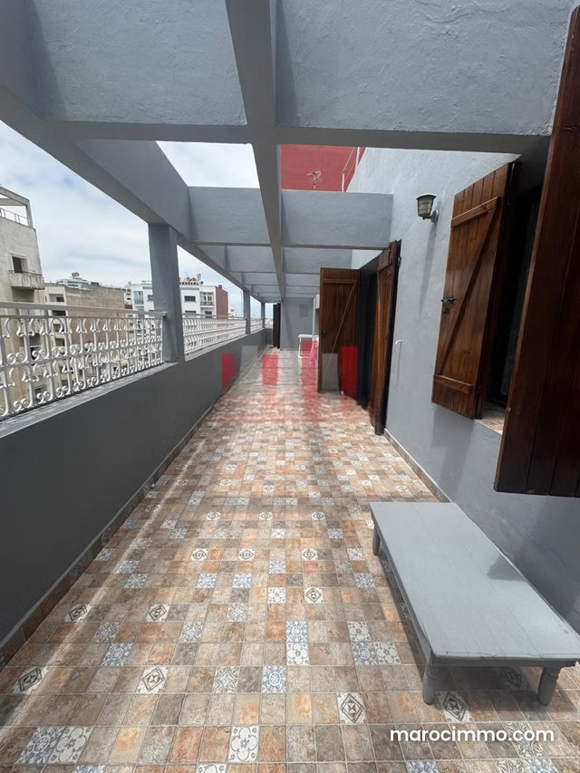 Dernier etage – grande terrasse sans vis a vis — 2