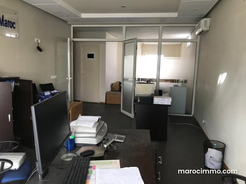 Bureau de 48m à louer à coté de sanlam