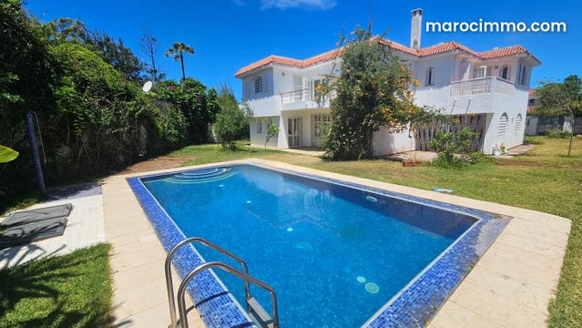 Grande villa 5CH 900 m2 avec piscine à ANFA — Casablanca