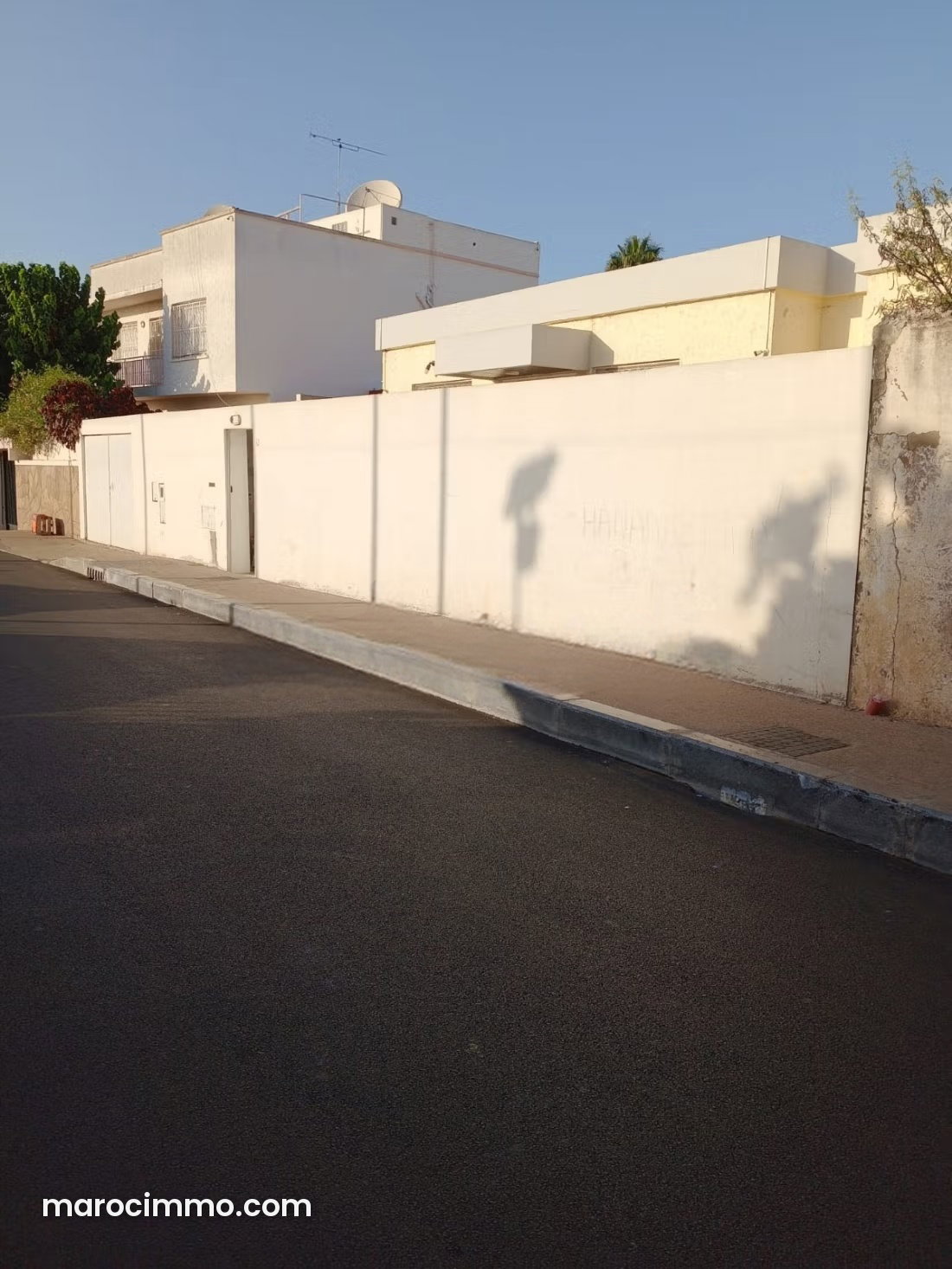 فيلا بإمكانات تجارية وحديقة بحي الطيران في الرباط — الرباط