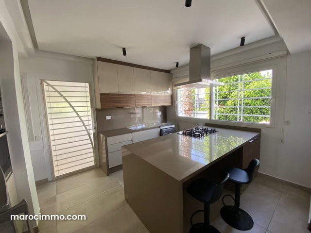Villa t4 3ch. Vide de 525m² – piscine — 4