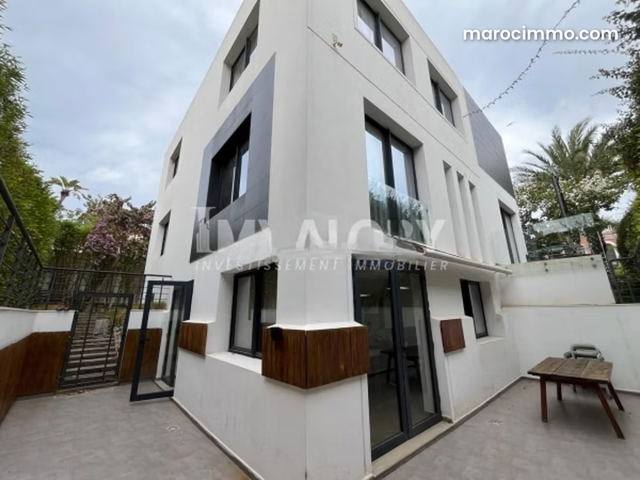 Location villa usage bureau 600m² CIL — الدار البيضاء