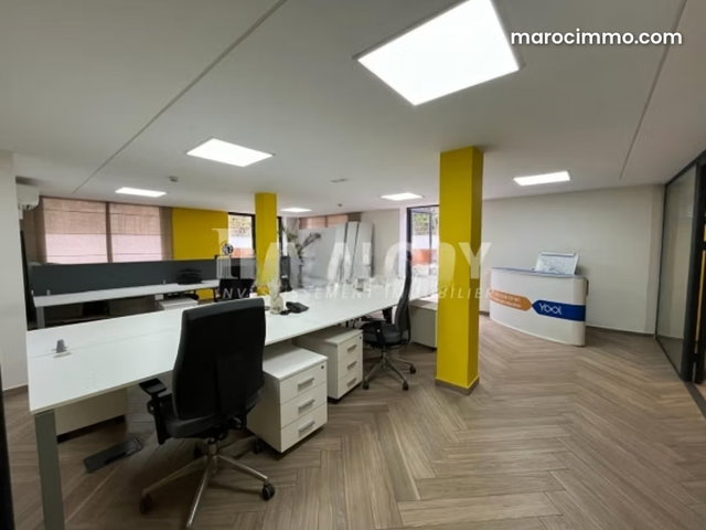 Location villa usage bureau 600m² CIL — 2