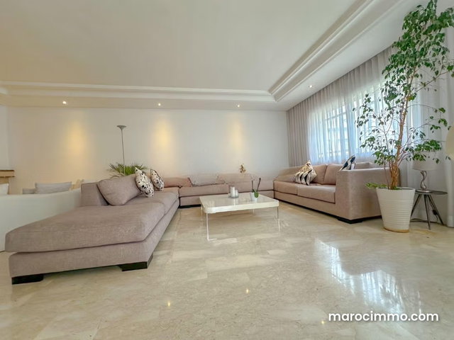 Racine/Appartement rénové 190m² 3ch Terrasse — 3