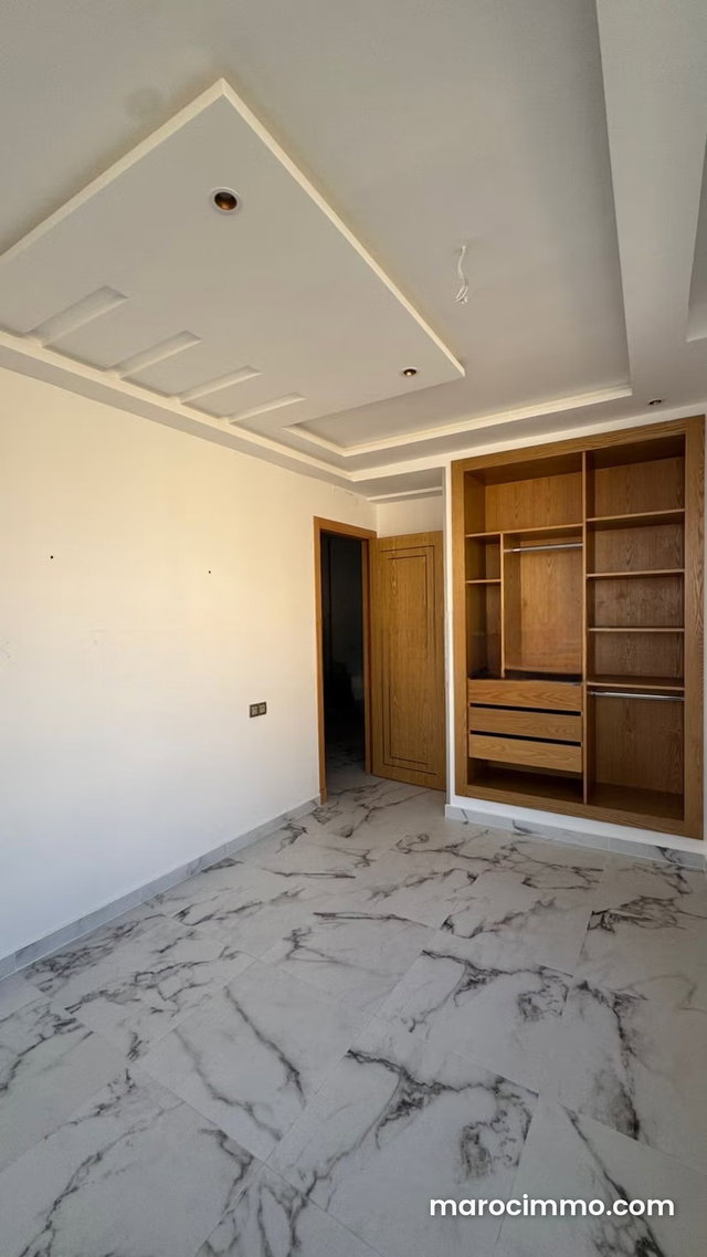 Superbe appartement à louer à Mister Khouch. 3 belles chambres. Porte blindée et résidence sécurisée — 5
