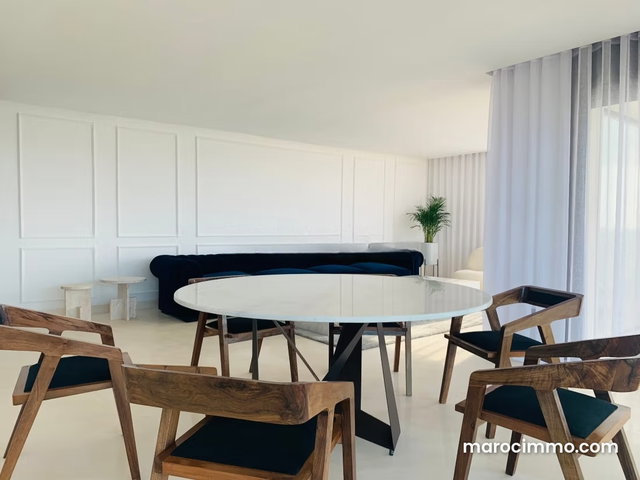 Luxurious Furnished Apartment FRONT SEA — 3