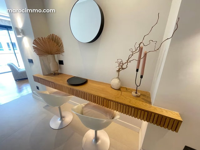 New Unoccupied Studio, Beautifully Furnished and Facing South — 2